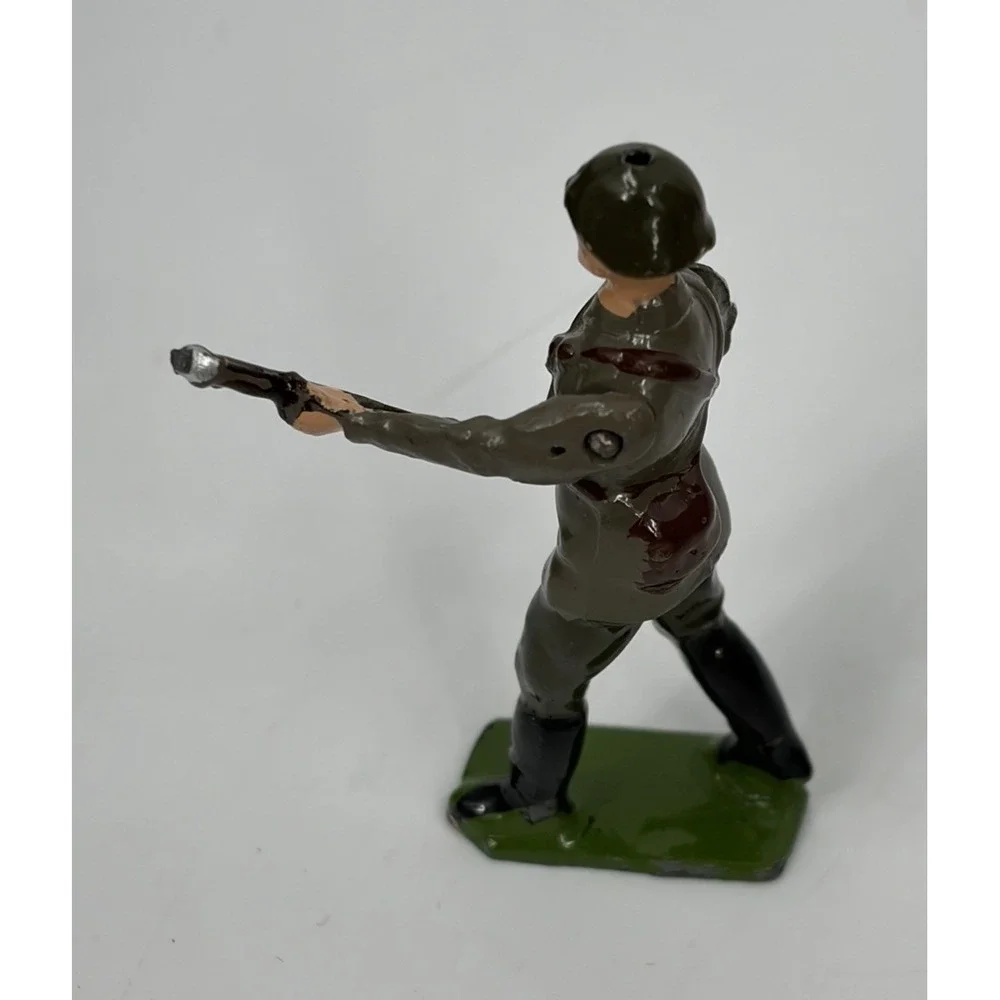 Britains LTD Toy Soldier 2032 Red Army Infantry Soldiers on Parade Moveable Arms